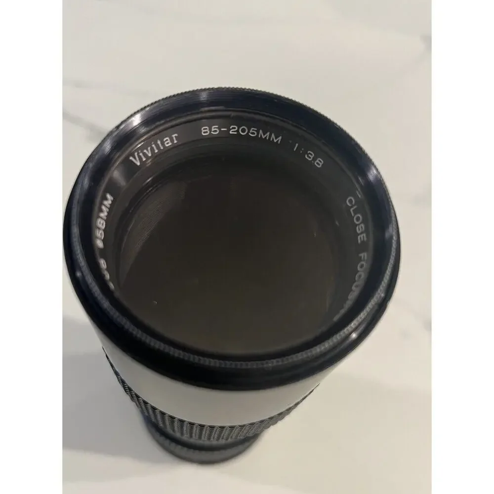 Vivitar 85-205mm 1:3.8 Close Focusing Auto Zoom Camera Lens no Cover With Bag